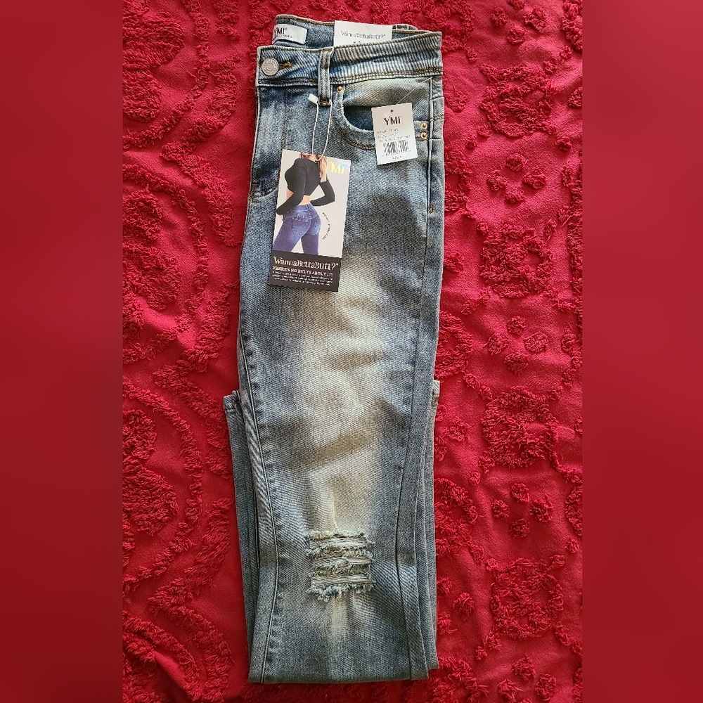 Women's WannaBettaButt Bootcut Mid Rise Jeans - Size 9